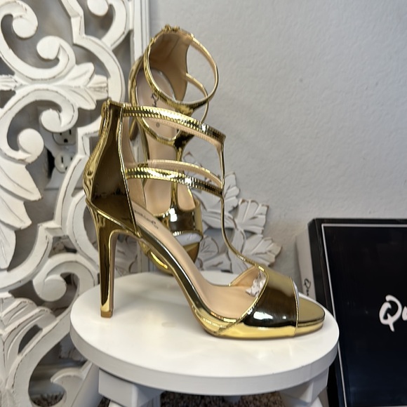 Qupid Strappy METALLIC  Gold Heels BRAND NEW IN BOX FAST SHIPPING 🚀 - Picture 6 of 8